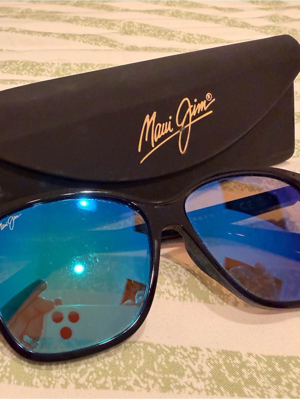 Maui Jim Men’s Black Frame Sunglasses with Blue Mirrored Lenses